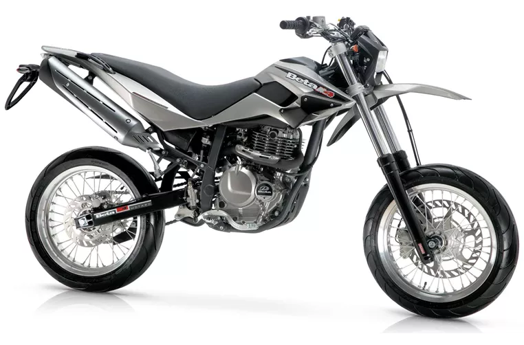 Beta M4 - 4T 2013 Beta M4 - 4T 2013