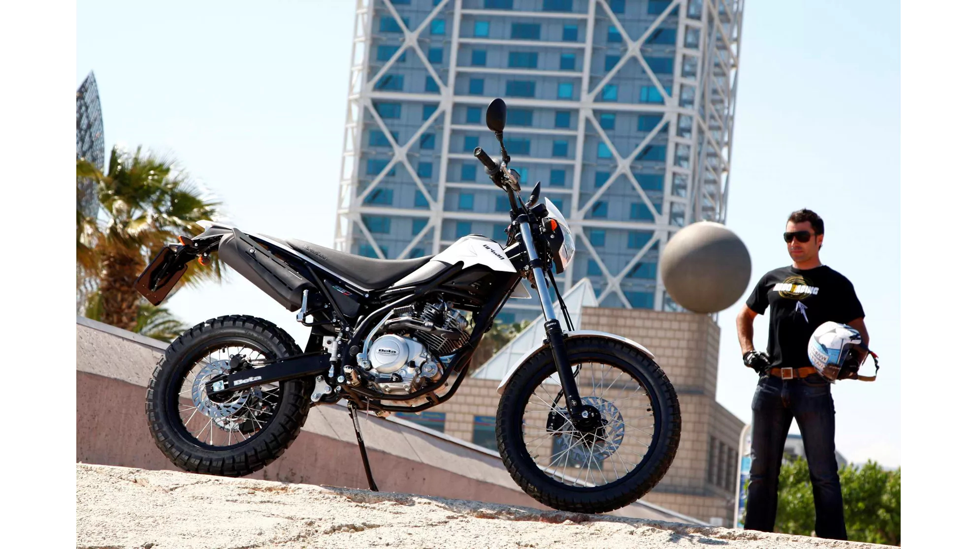 Beta Urban 200 - Image 2 Beta Urban 200 - Image 2