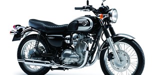 Harley-Davidson Sportster XL 1200C Custom 2005 vs Kawasaki W 800 2013