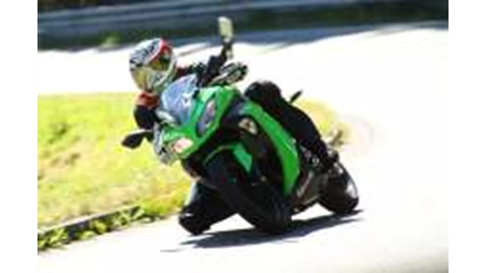 Kawasaki Ninja 300 - Image 8 Kawasaki Ninja 300 - Image 8