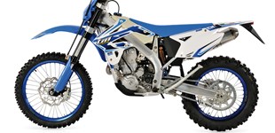 TM EN 530 F 2013 vs Husqvarna 701 Supermoto 2022