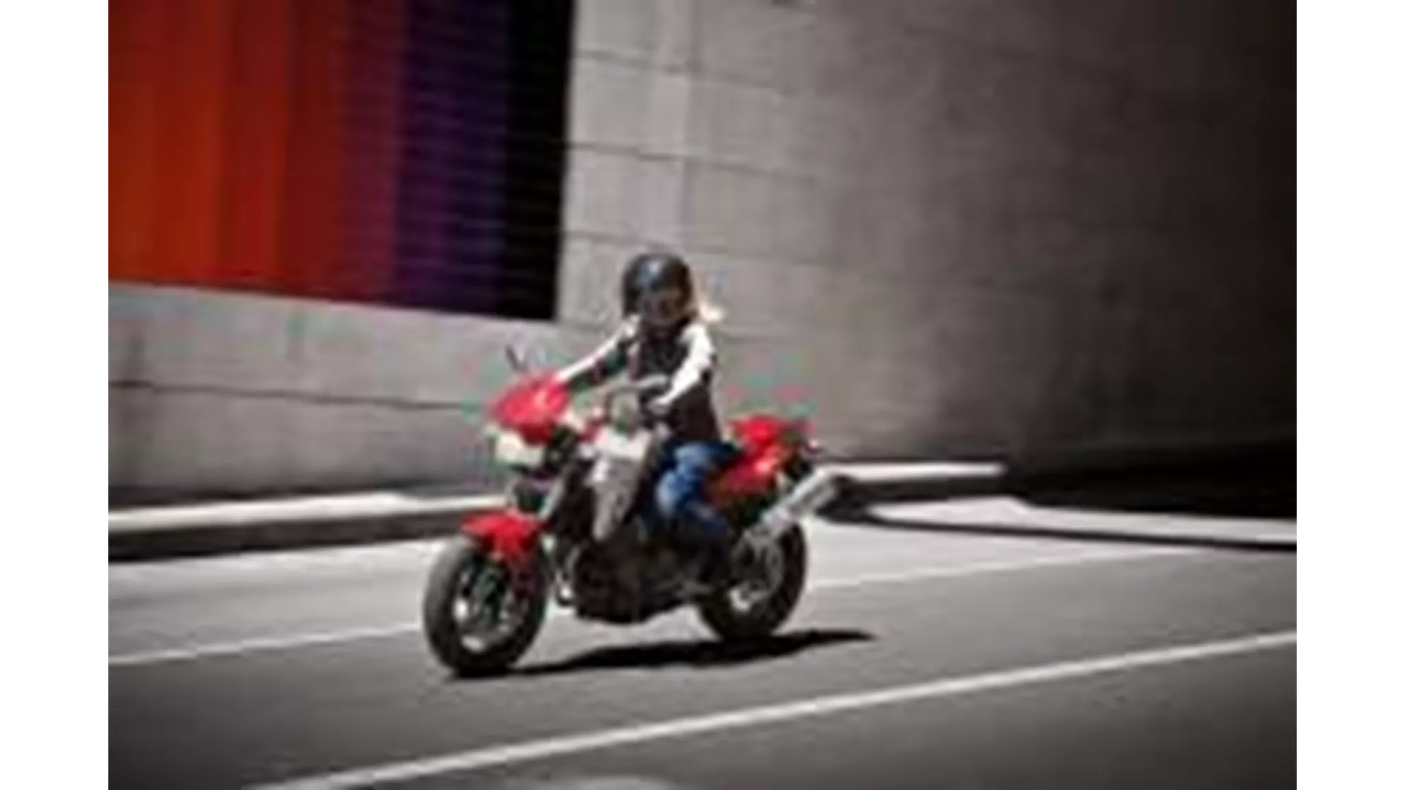 BMW F 800 R - Image 9 BMW F 800 R - Image 9