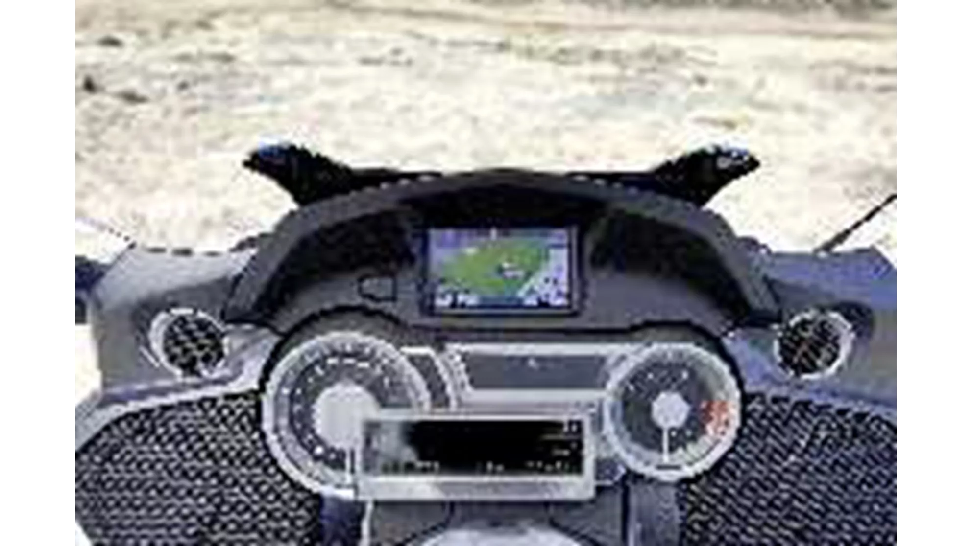 BMW K 1600 GTL - Image 5 BMW K 1600 GTL - Image 5