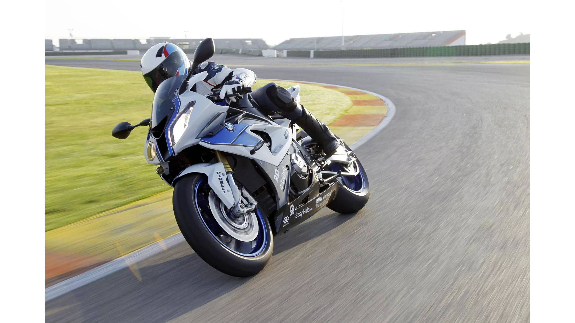 BMW HP4 - Image 13 BMW HP4 - Image 13