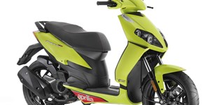 Aprilia SR 50 R 2009 vs Aprilia Sportcity 50 One 2T 2013