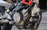 Aprilia Dorsoduro 750 Factory 2013 - Bild 6