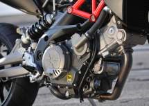 Aprilia Dorsoduro 750 Factory 2013 - Bild 6