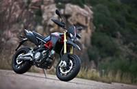 Aprilia Dorsoduro 750 Factory 2013 - Bild 1