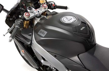 Aprilia RSV 4 R 2013 - Bild 8