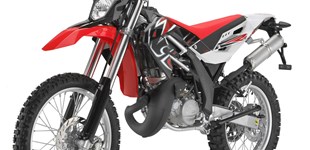 Derbi Senda DRD 125 SM 2013 vs Aprilia RX 125 2013