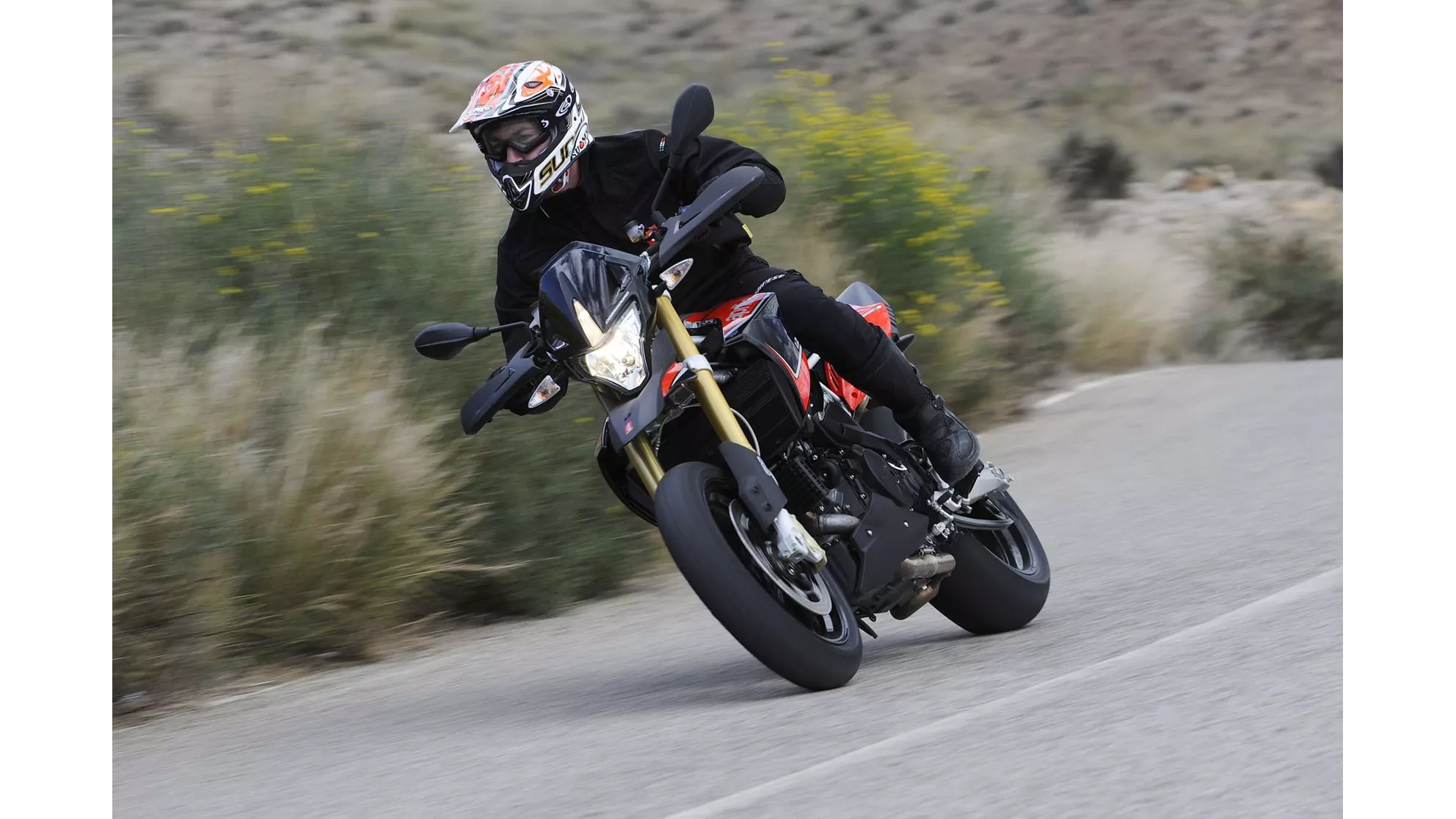 Aprilia Dorsoduro 1200 - Image 1 Aprilia Dorsoduro 1200 - Image 1