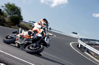 KTM 990 Supermoto R 2014 - Bild 5 KTM 990 Supermoto R 2014 - Bild 5