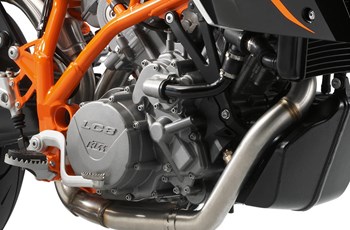 KTM 990 Supermoto R 2014 - Bild 8 KTM 990 Supermoto R 2014 - Bild 8