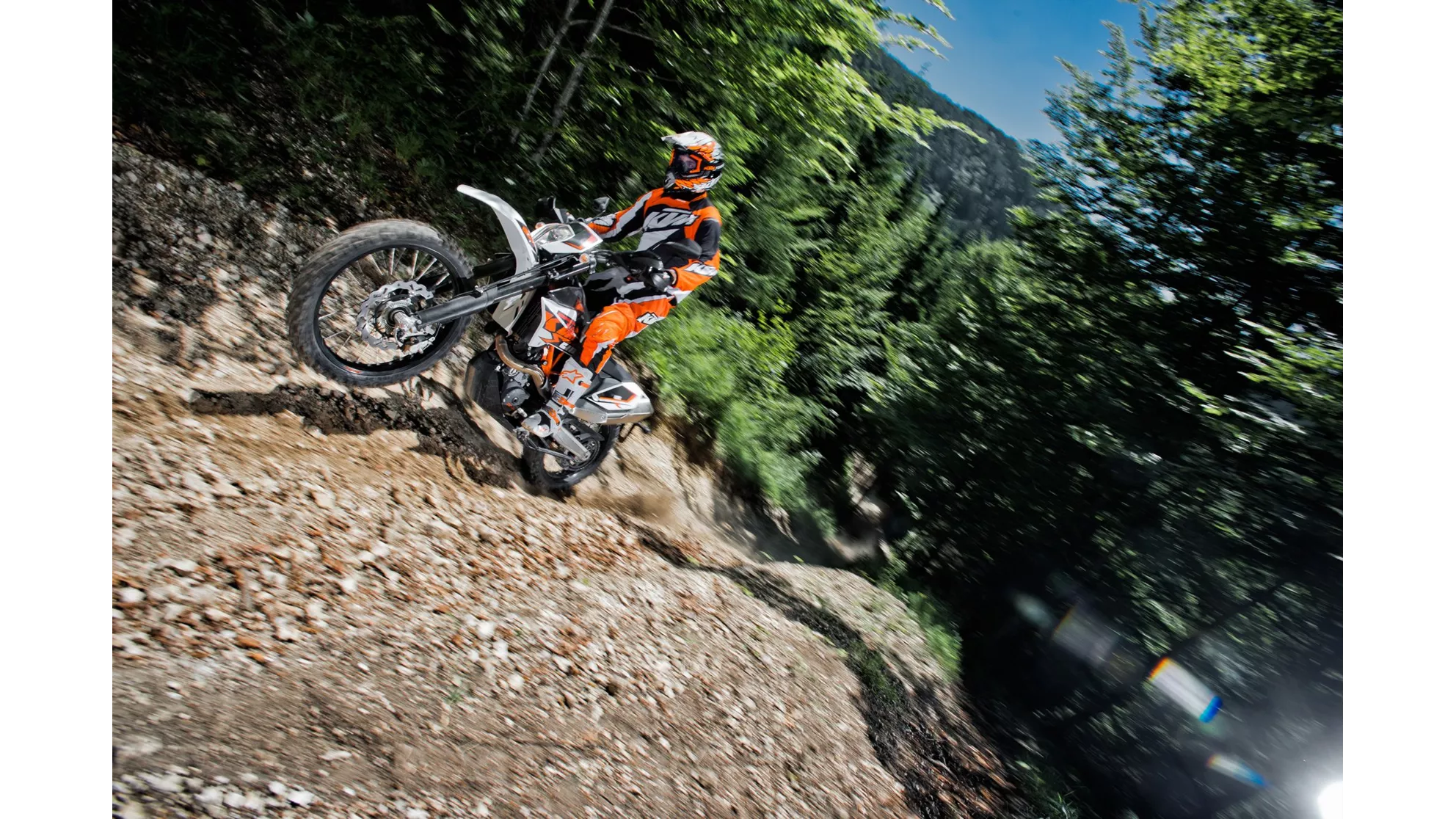 KTM 690 Enduro R - Image 2 KTM 690 Enduro R - Image 2