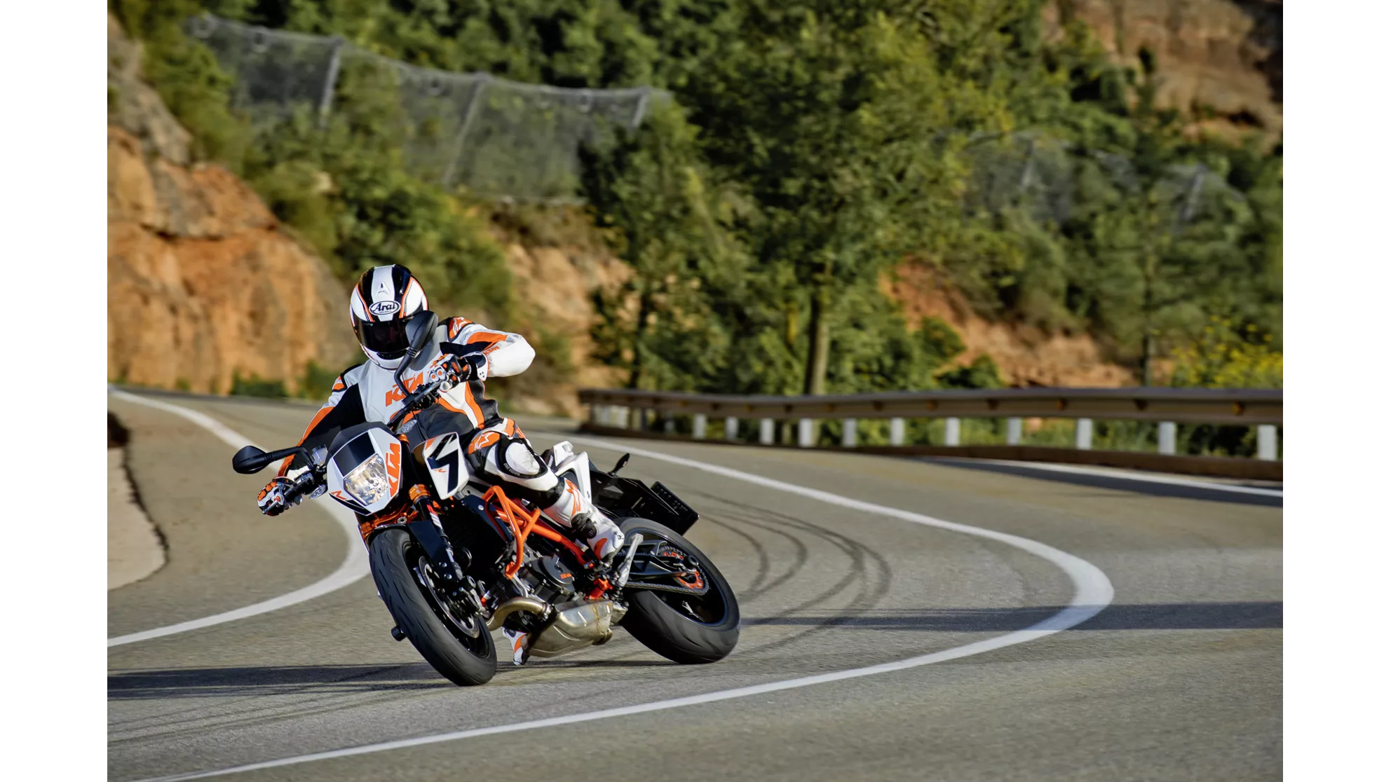 KTM 690 Duke R - Image 10 KTM 690 Duke R - Image 10