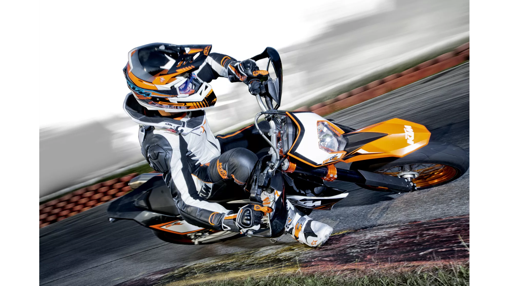 KTM 690 SMC R - Image 7 KTM 690 SMC R - Image 7