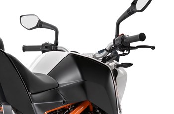 KTM 390 Duke 2014 - Bild 9 KTM 390 Duke 2014 - Bild 9