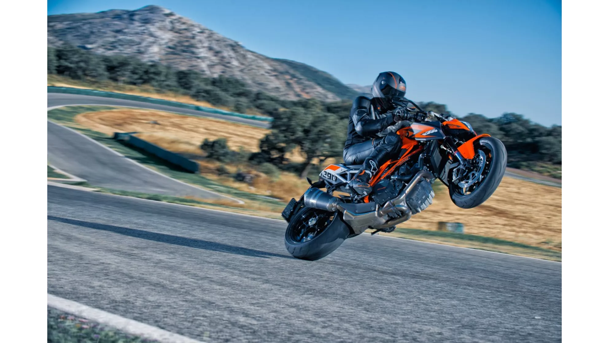 KTM 1290 Super Duke R - Image 8 KTM 1290 Super Duke R - Image 8