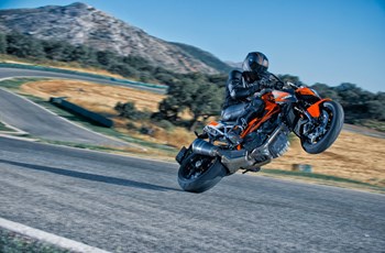 KTM 1290 Super Duke R 2014 - Bild 10 KTM 1290 Super Duke R 2014 - Bild 10