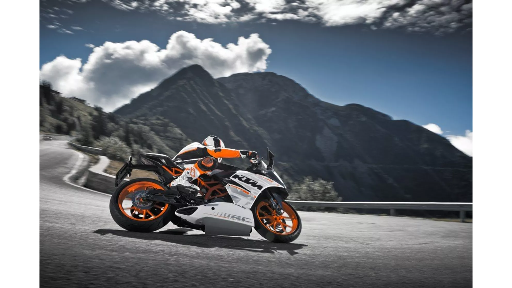 KTM RC 390 - Image 4 KTM RC 390 - Image 4