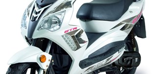 Adly Blizzard GTA 50 2014 vs Aprilia SR 50 R 2009