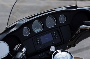 Harley-Davidson Electra Glide Classic FLHTC 2014 - Bild 3