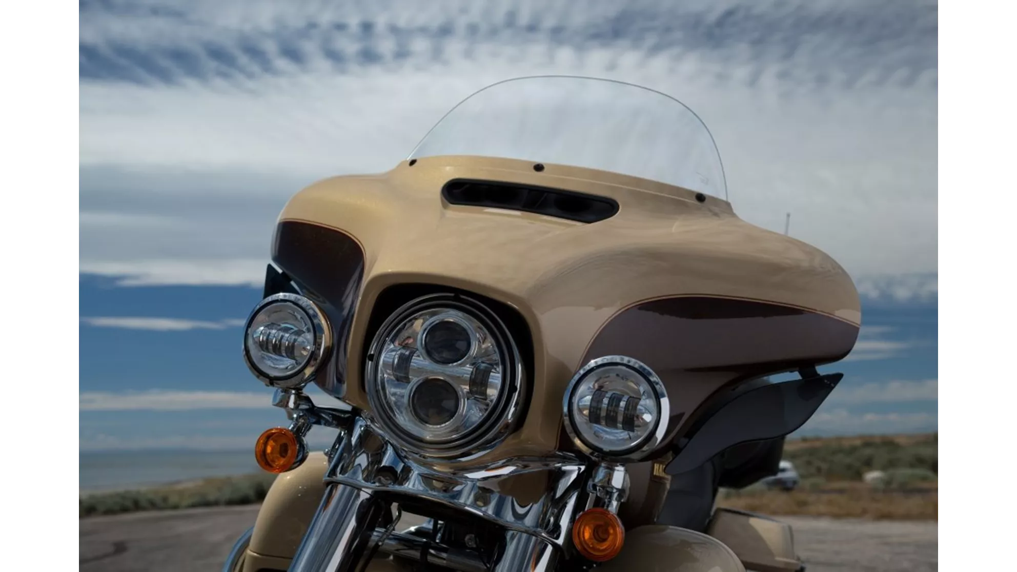 Harley-Davidson Electra Glide Classic FLHTC - Obrázek 3