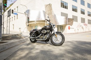 Harley-Davidson Sportster XL 1200C Custom 2014 - Bild 2