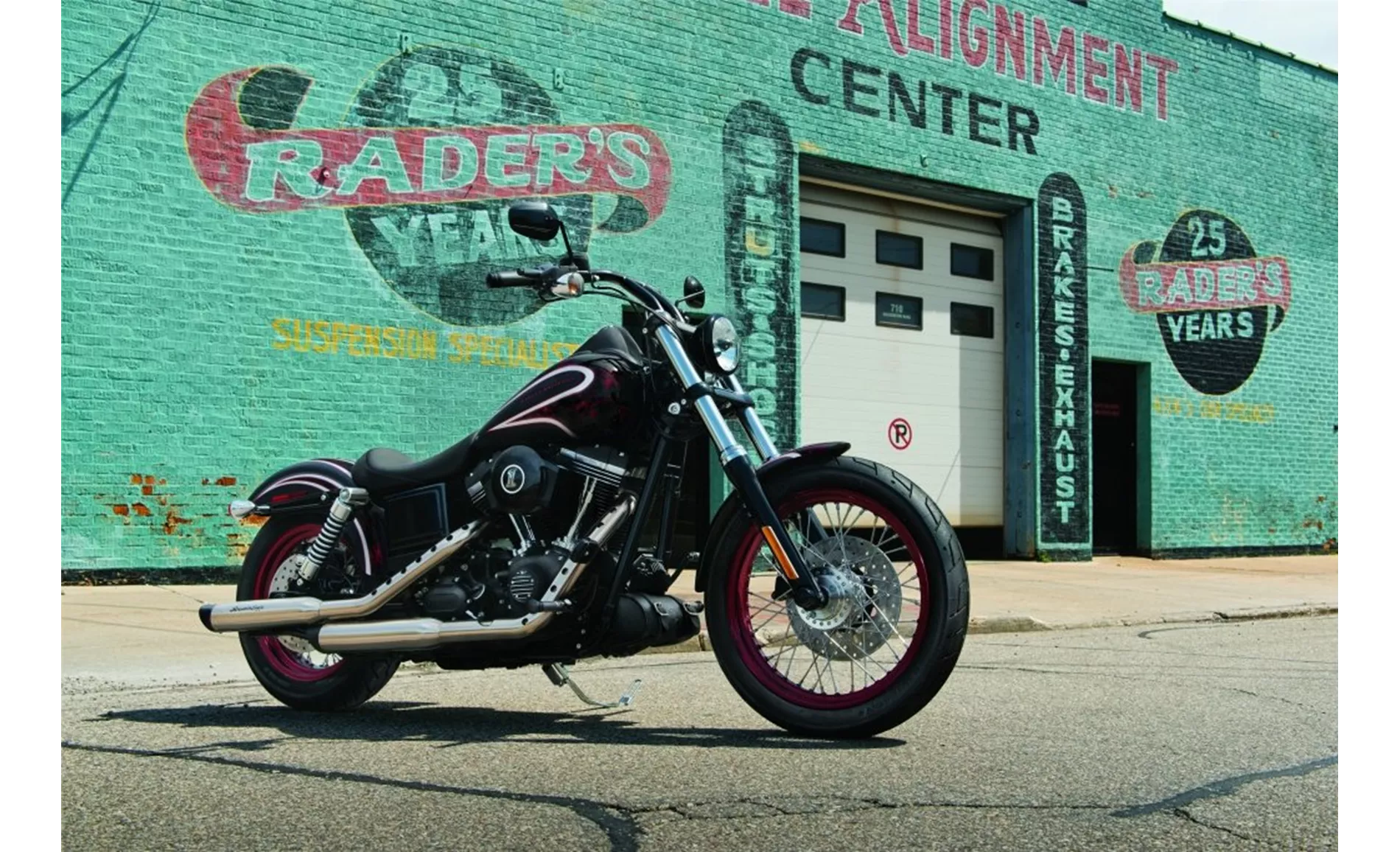 Harley-Davidson Dyna Street Bob FXDB 2014