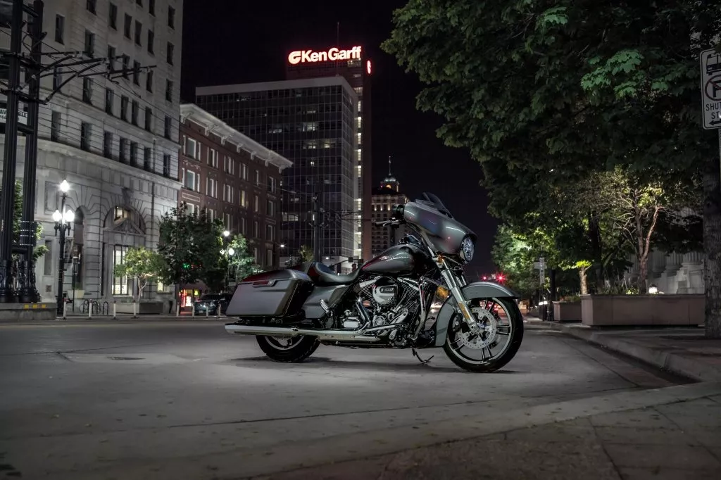 Harley-Davidson Street Glide FLHX Harley-Davidson Street Glide FLHX