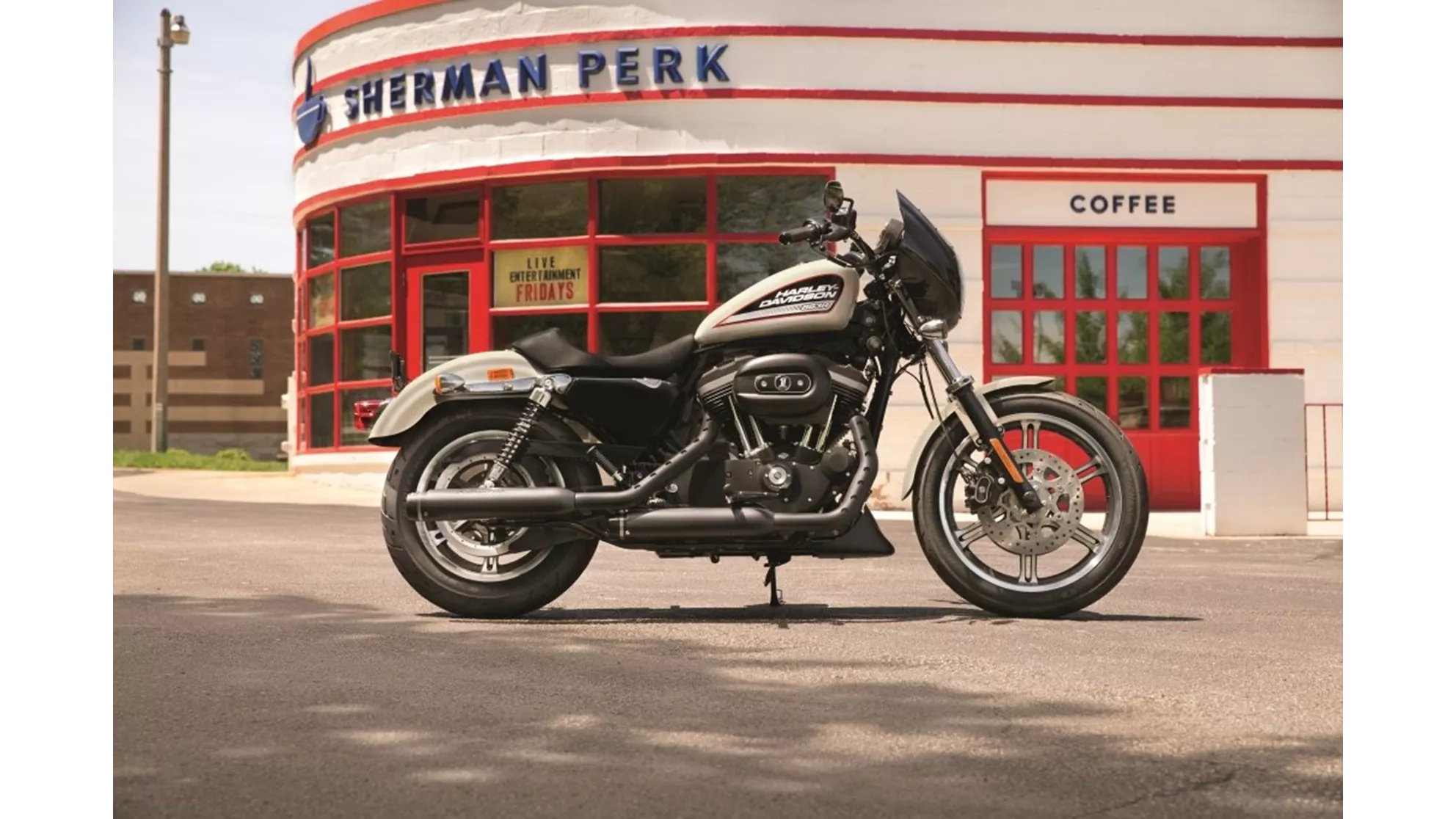 Harley-Davidson Sportster XL 883 R Roadster - Image 1 Harley-Davidson Sportster XL 883 R Roadster - Image 1