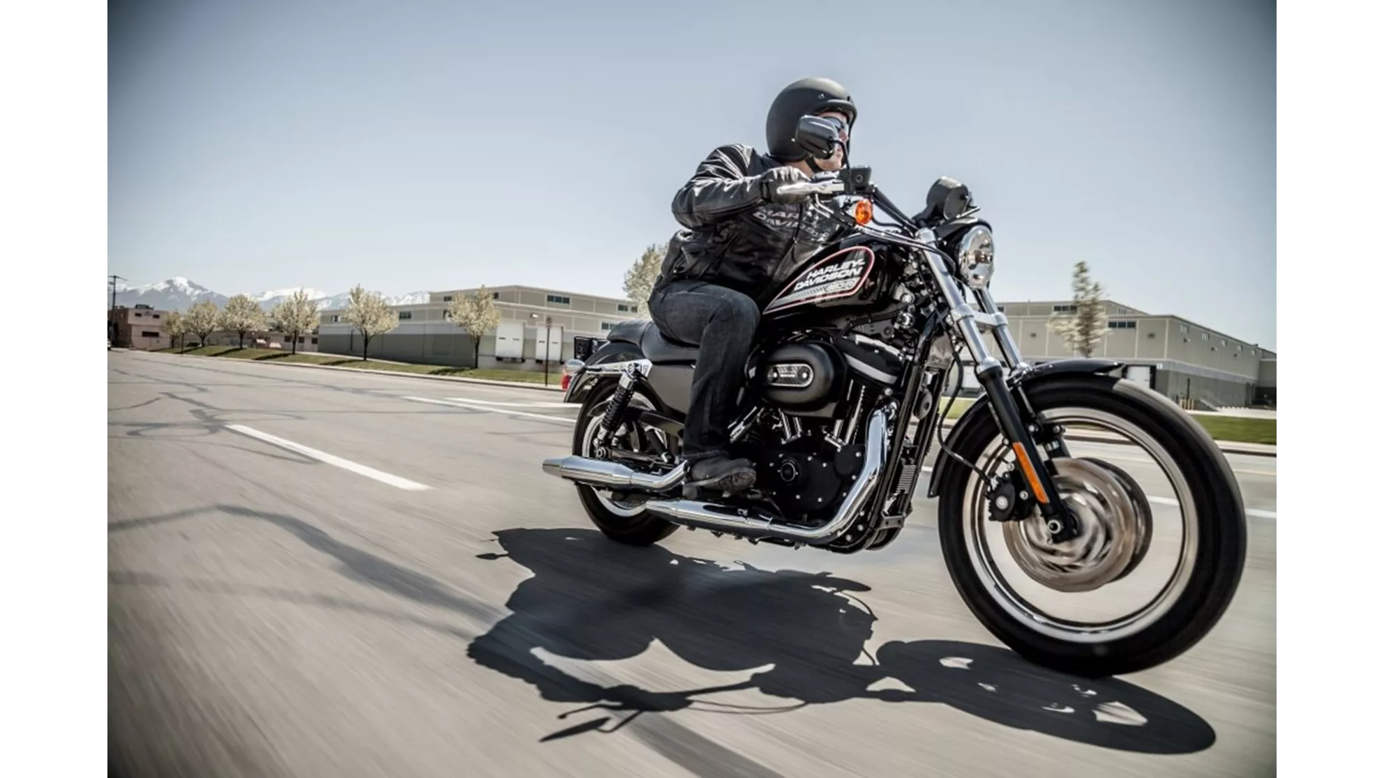 Harley-Davidson Sportster XL 883 R Roadster - Image 3 Harley-Davidson Sportster XL 883 R Roadster - Image 3