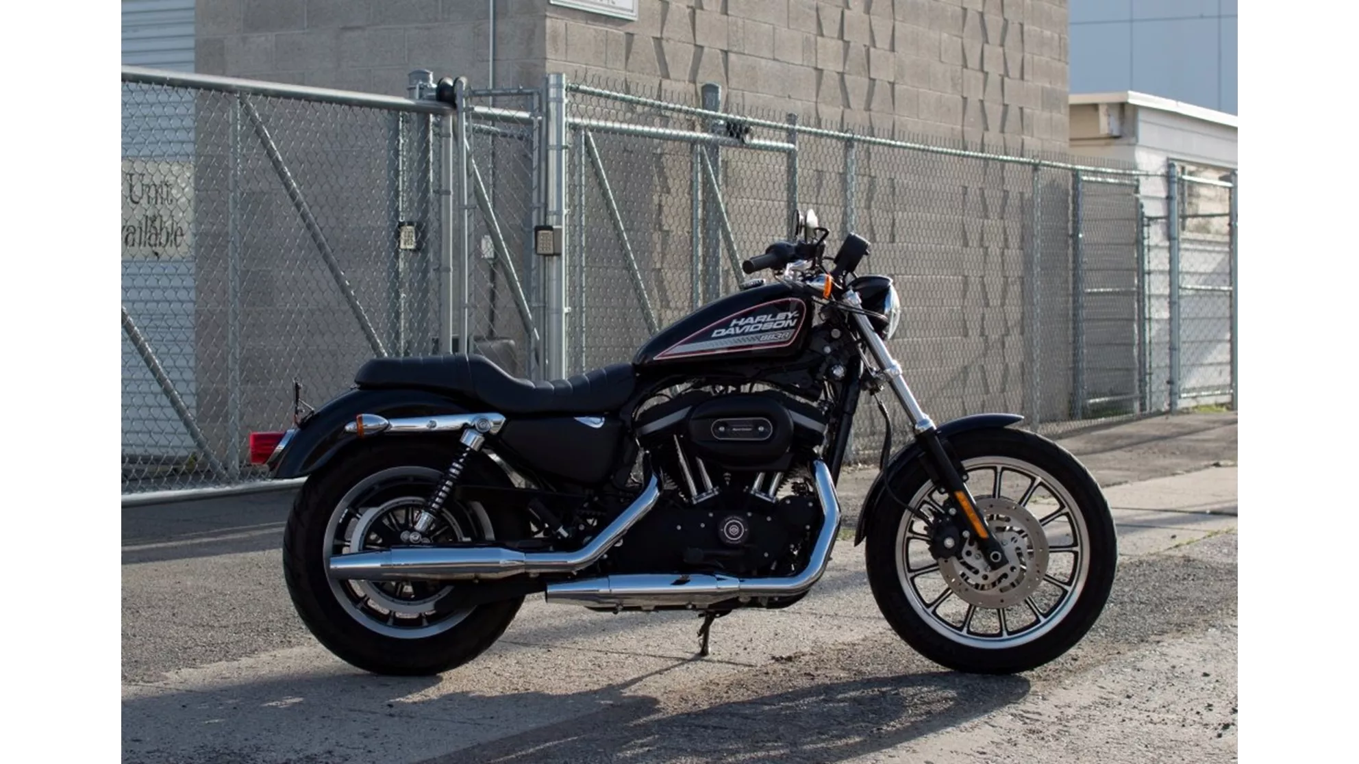 Harley-Davidson Sportster XL 883 R Roadster - Image 5 Harley-Davidson Sportster XL 883 R Roadster - Image 5