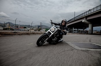 Harley-Davidson V-Rod Muscle VRSCF 2014 - Bild 2