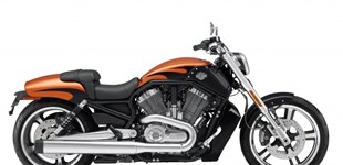 Harley-Davidson V-Rod Muscle VRSCF 2014 vs Triumph Rocket III Roadster 2016