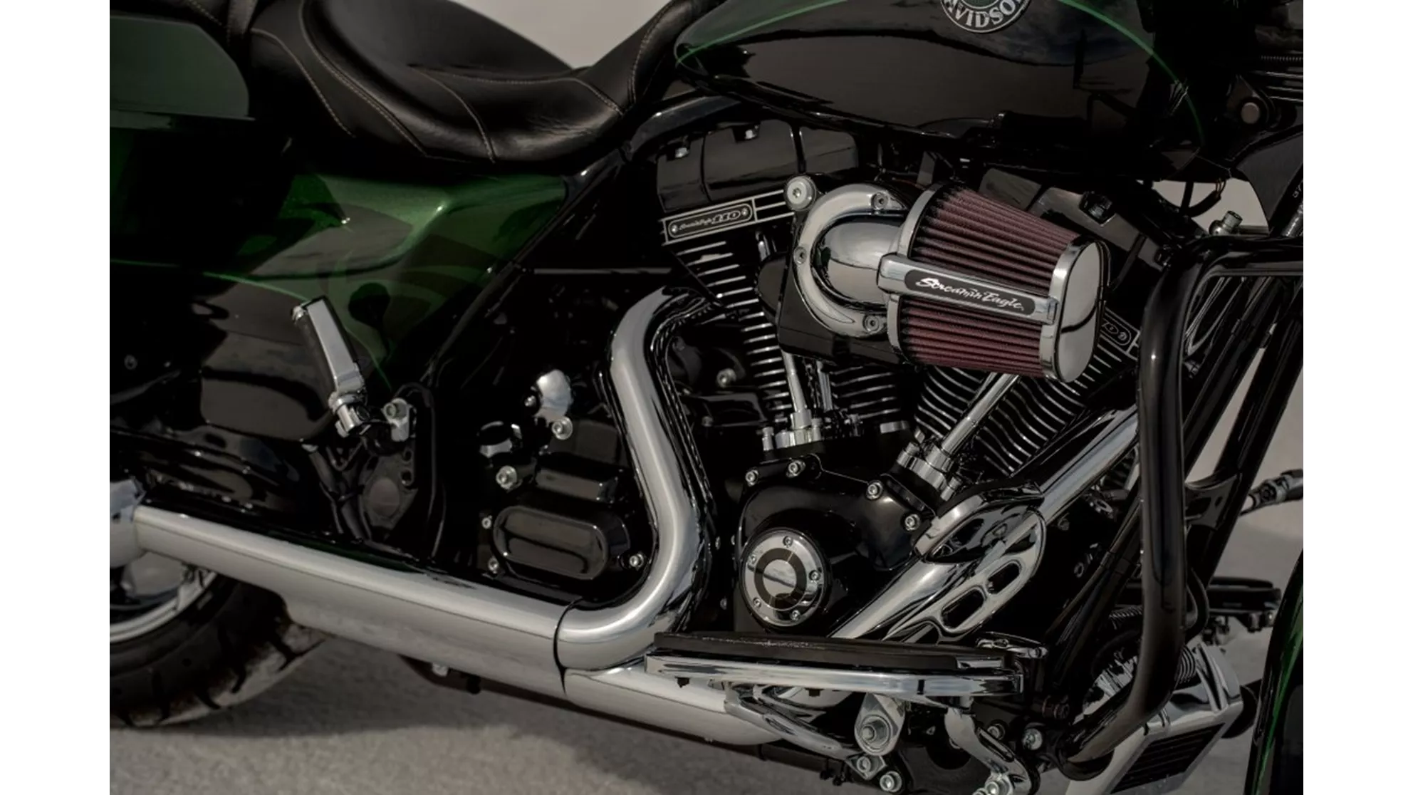 Harley-Davidson CVO Road King FLHRSE - Image 4
