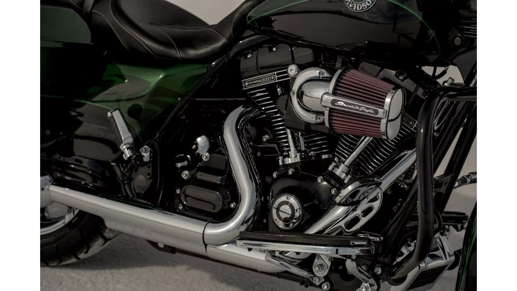 Harley-Davidson CVO Road King FLHRSE - Image 4 Harley-Davidson CVO Road King FLHRSE - Image 4