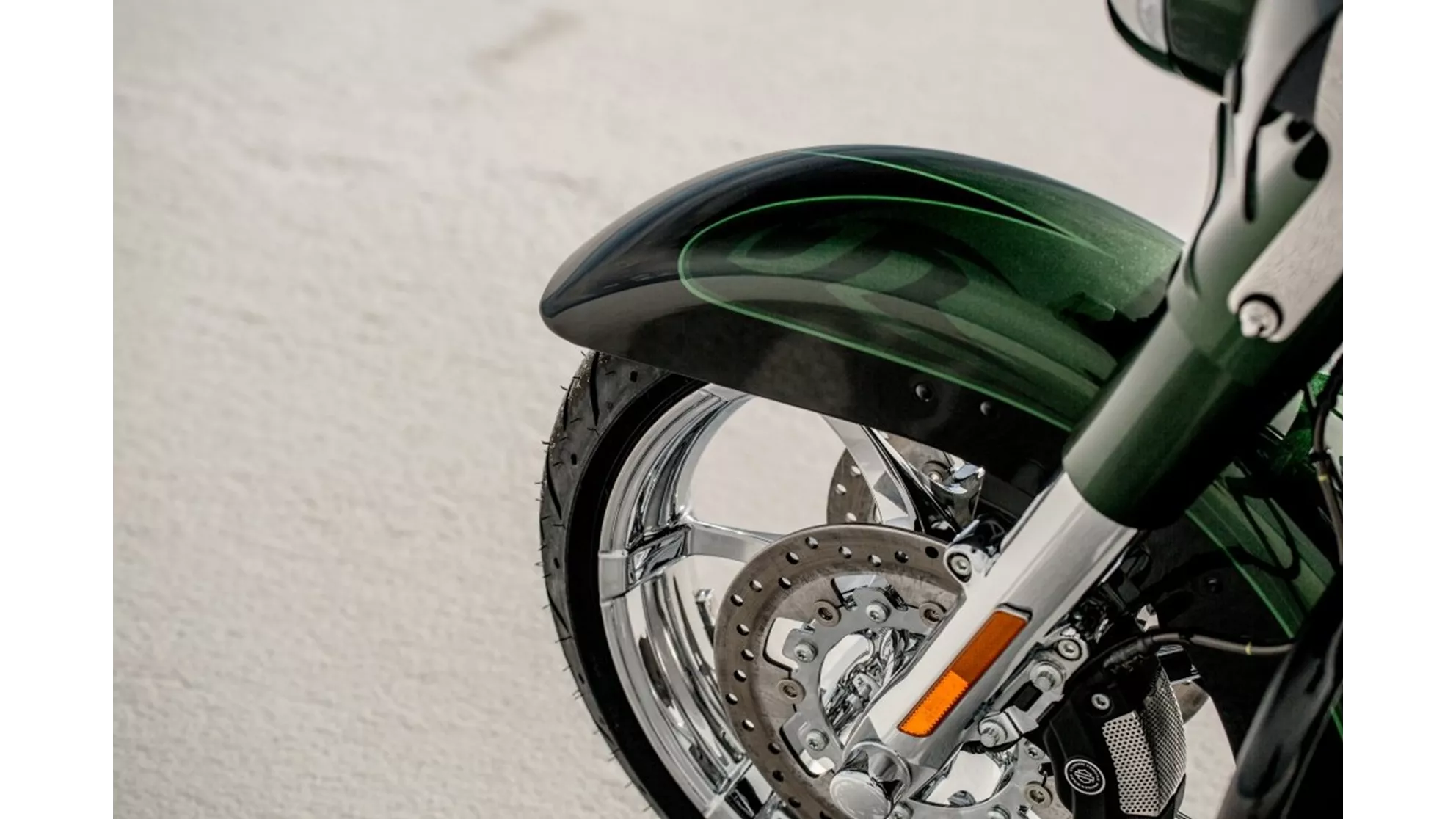 Harley-Davidson CVO Road King FLHRSE - Image 6 Harley-Davidson CVO Road King FLHRSE - Image 6