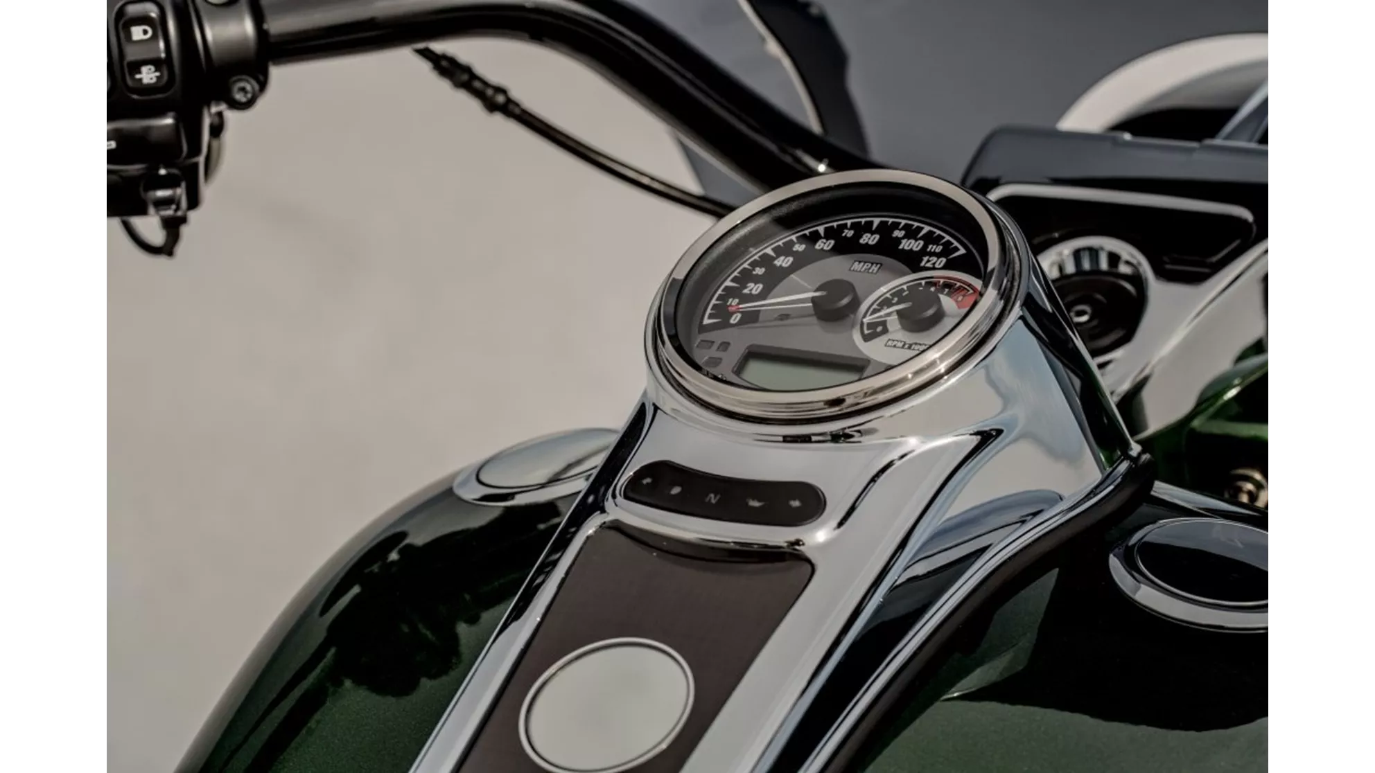 Harley-Davidson CVO Road King FLHRSE - Immagine 7