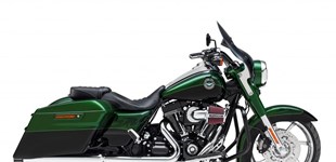 Triumph Thunderbird Storm 2017 vs Harley-Davidson CVO Road King FLHRSE 2014