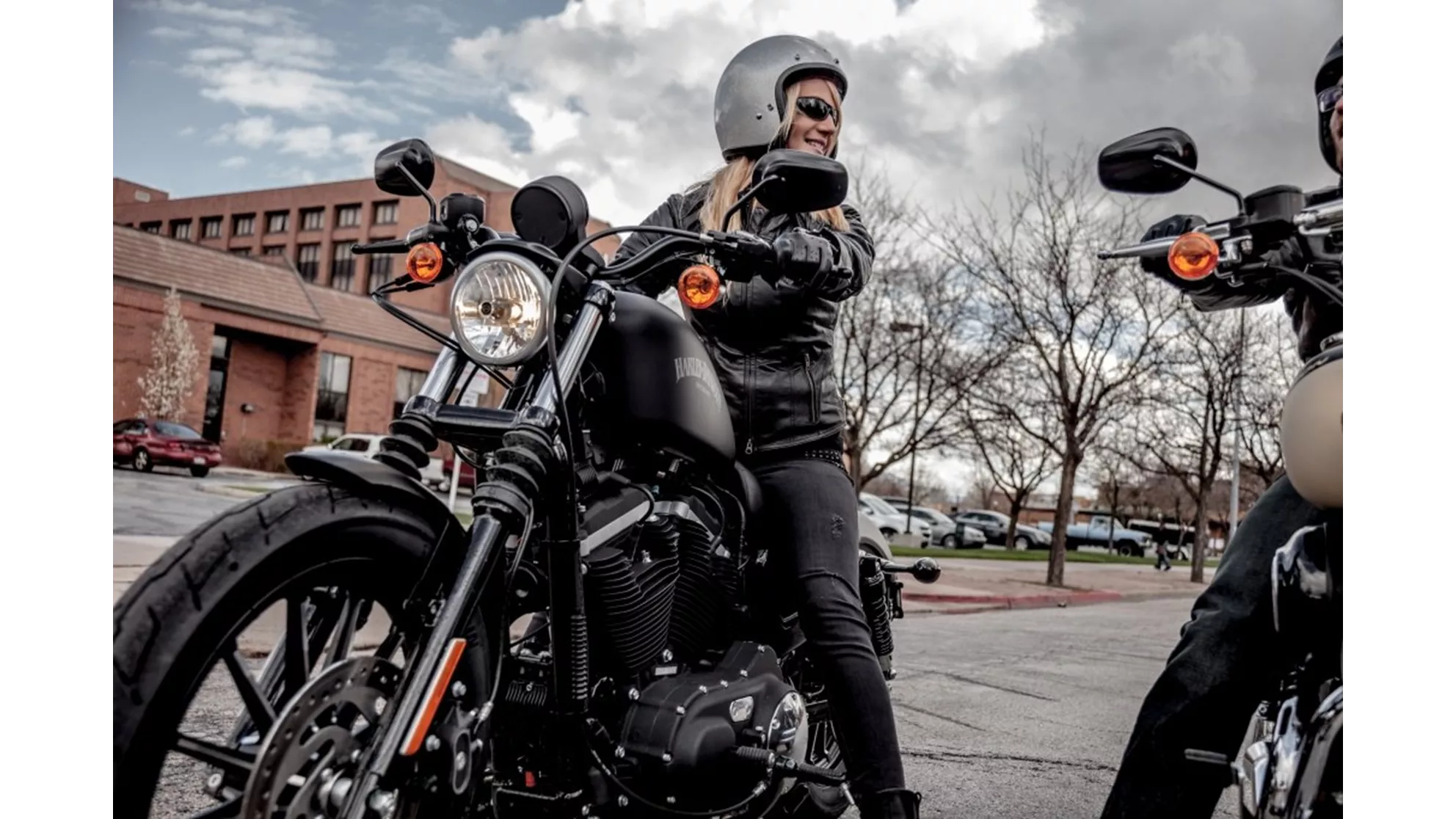 Harley-Davidson Sportster XL 883 N Iron - Image 4 Harley-Davidson Sportster XL 883 N Iron - Image 4