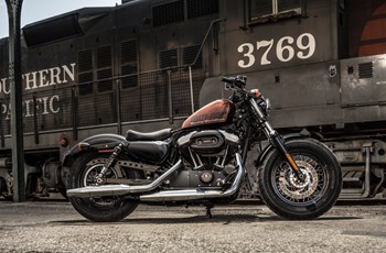 Harley-Davidson Sportster XL 1200X Forty-Eight 2014 - Bild 2 Harley-Davidson Sportster XL 1200X Forty-Eight 2014 - Bild 2