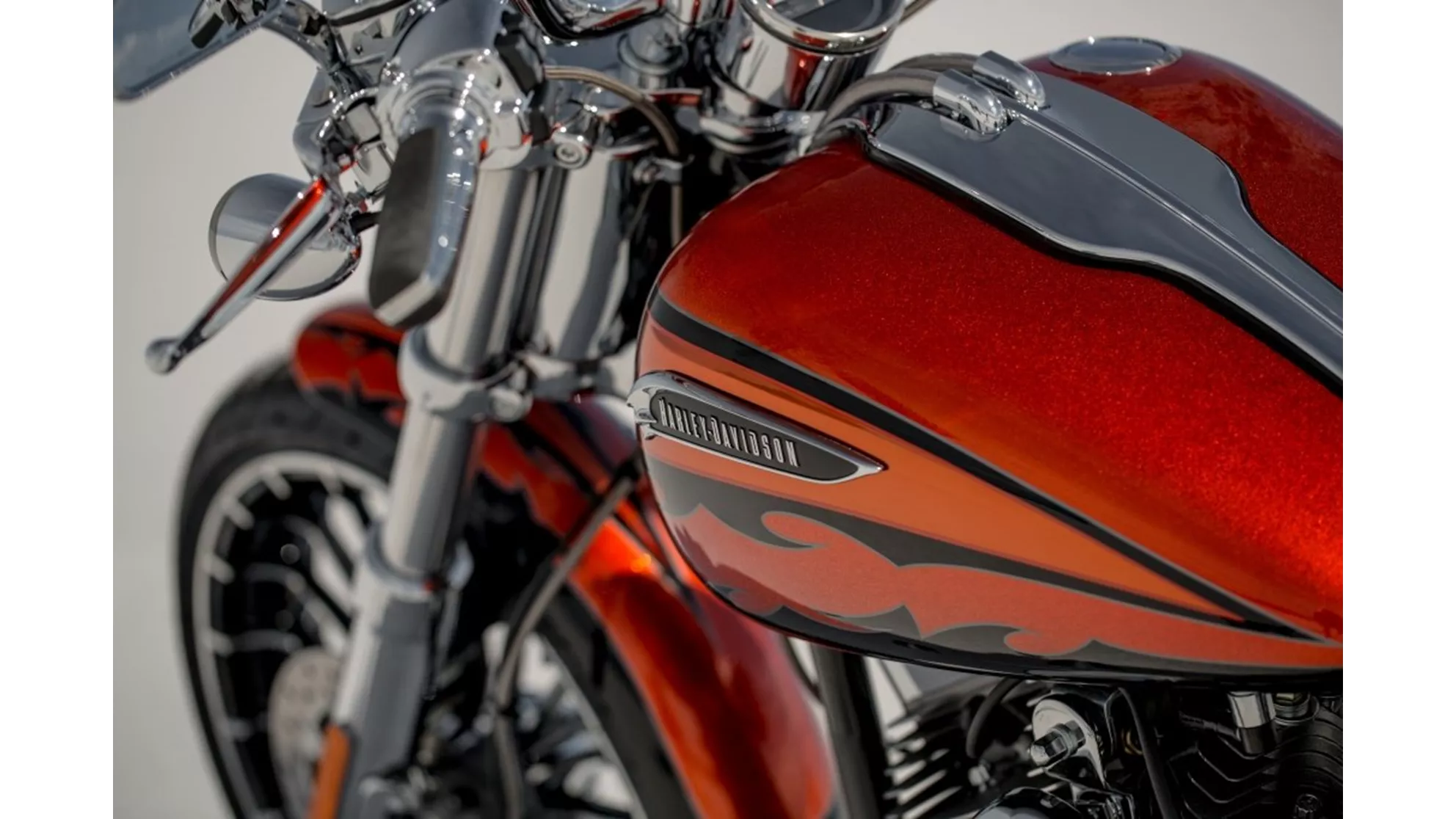Harley-Davidson CVO Breakout FXSBSE - Resim 4
