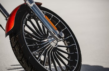 Harley-Davidson CVO Breakout FXSBSE 2014 - Bild 10