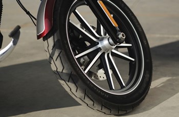 Harley-Davidson Dyna Street Bob Special 2014 - Bild 17 Harley-Davidson Dyna Street Bob Special 2014 - Bild 17
