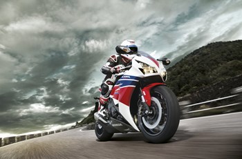 Honda CBR1000RR Fireblade 2014 - Bild 3 Honda CBR1000RR Fireblade 2014 - Bild 3