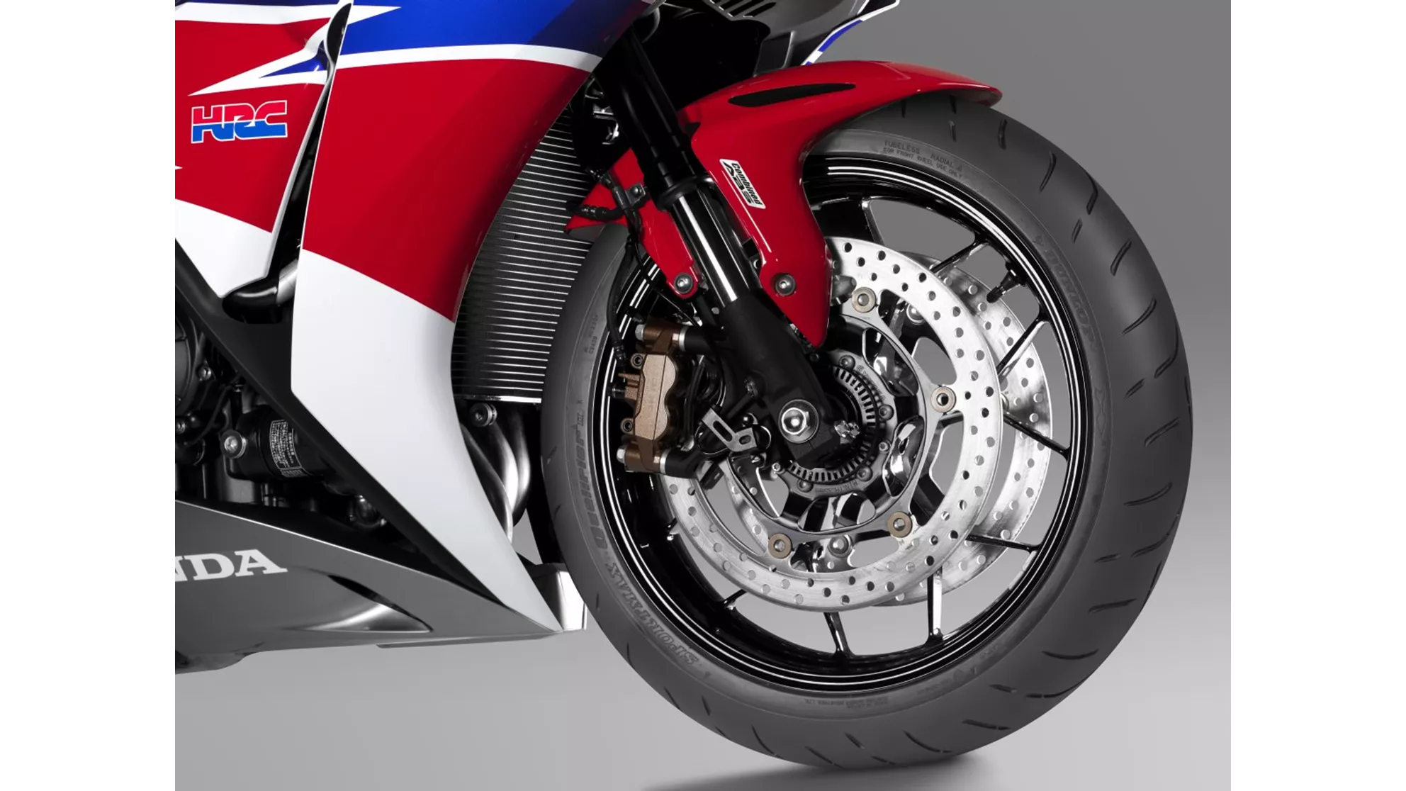 Honda CBR1000RR Fireblade - Image 8 Honda CBR1000RR Fireblade - Image 8