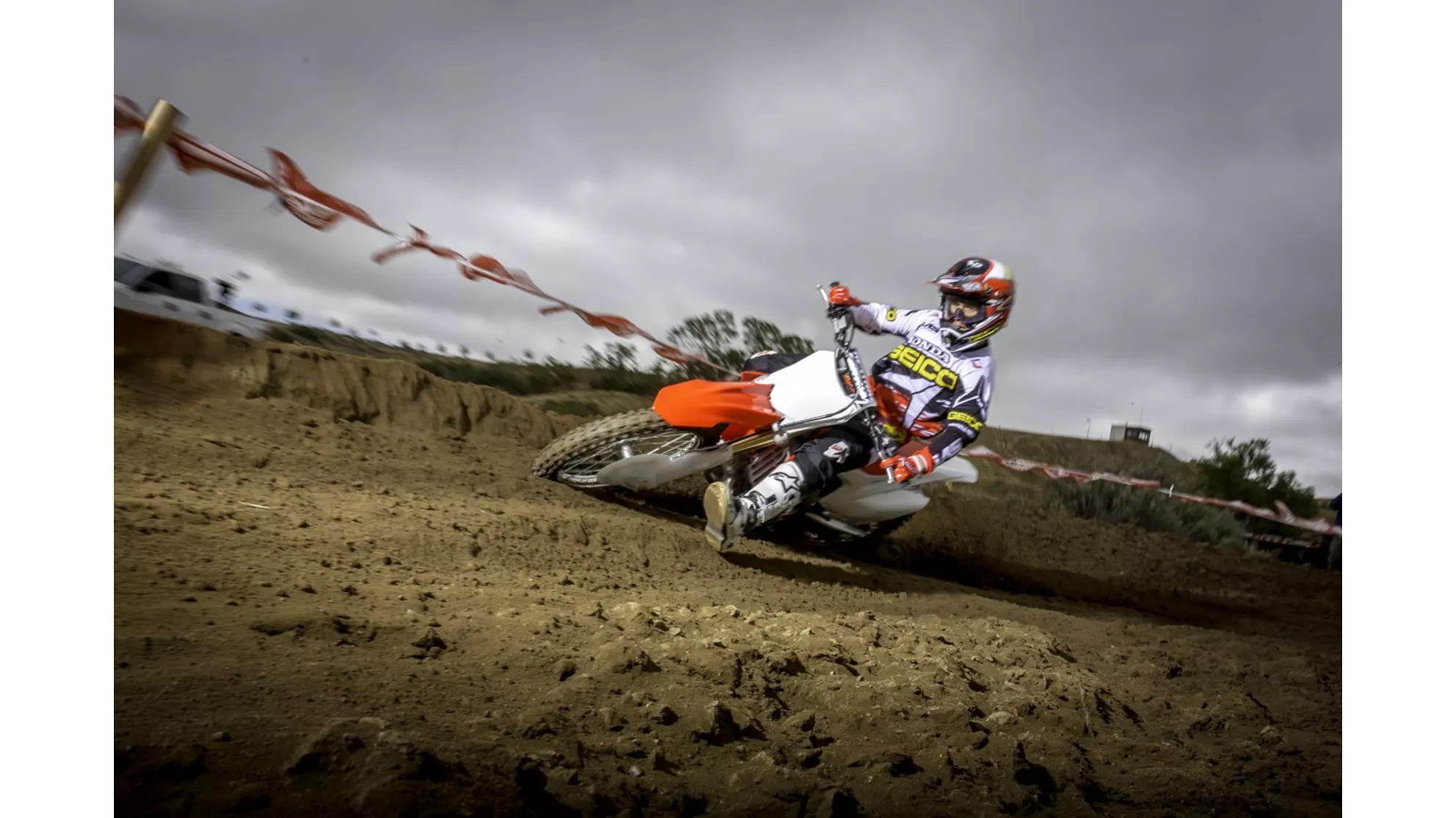 Honda CRF250R - Image 1 Honda CRF250R - Image 1