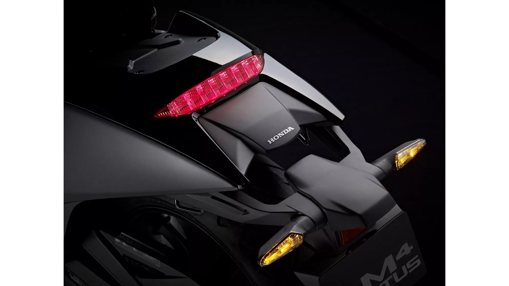 Honda NM4 Vultus - Image 12 Honda NM4 Vultus - Image 12