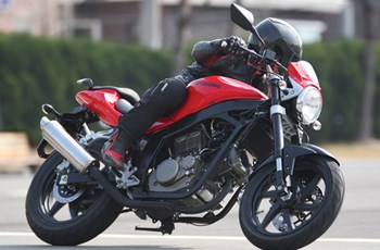 Hyosung GT 125 Naked 2014 - Bild 2